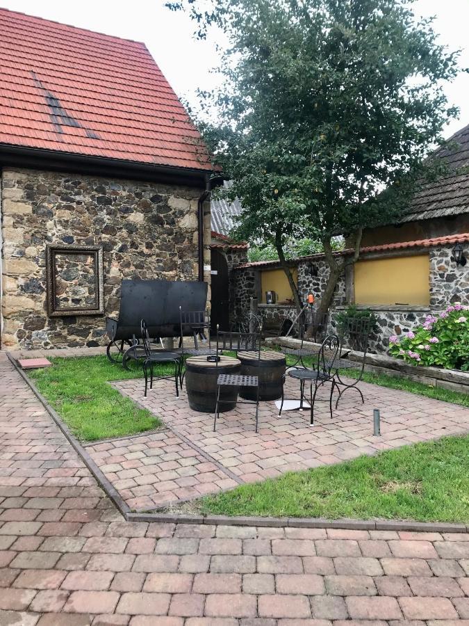 Penzion Hradecky Dvur Plzen Exterior photo